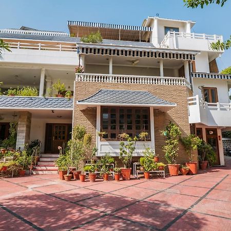 Giri Homestay By Vista Rooms Dźajpur Zewnętrze zdjęcie
