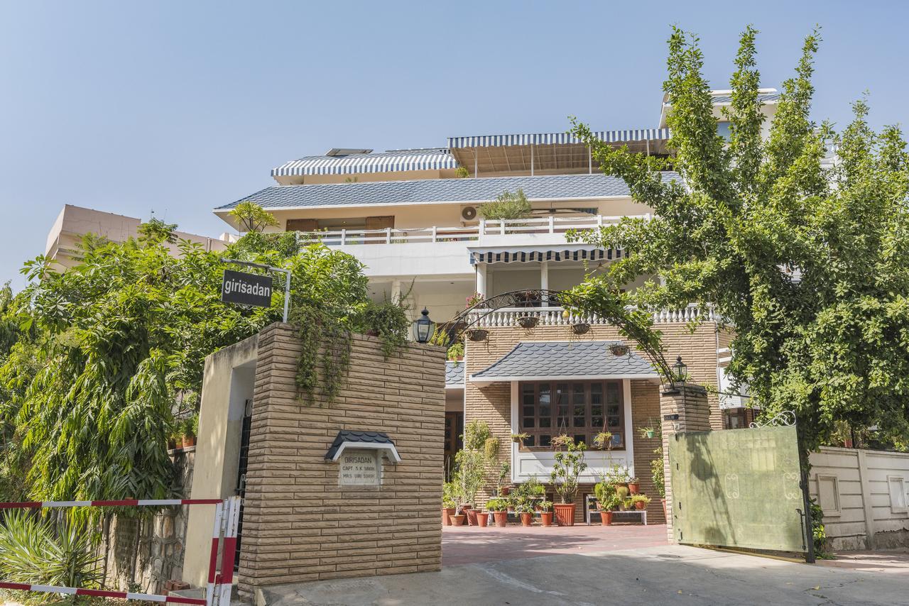 Giri Homestay By Vista Rooms Dźajpur Zewnętrze zdjęcie
