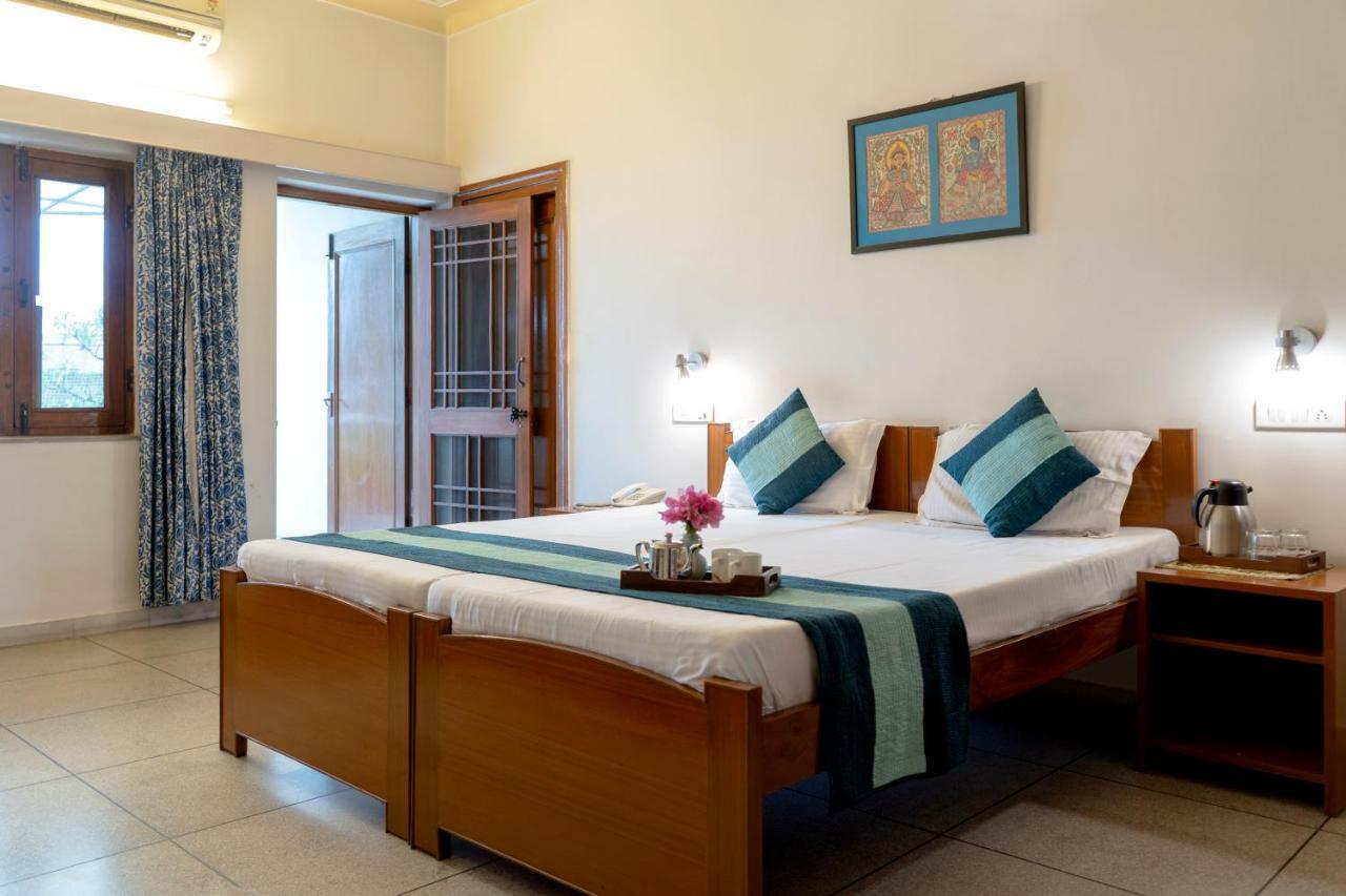 Giri Homestay By Vista Rooms Dźajpur Zewnętrze zdjęcie